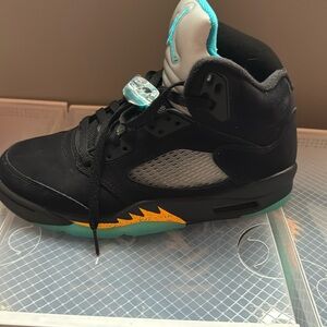 Air Jordan 5 Retro Aqua- great condition 7.5